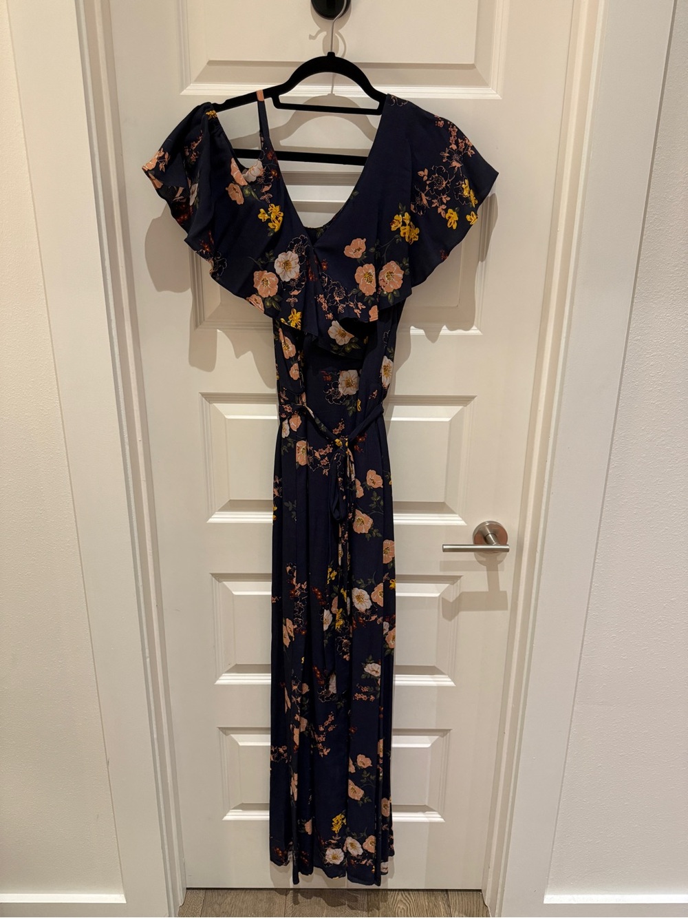 Sanctuary - Floral Ruffle Maxi Dress in Navy